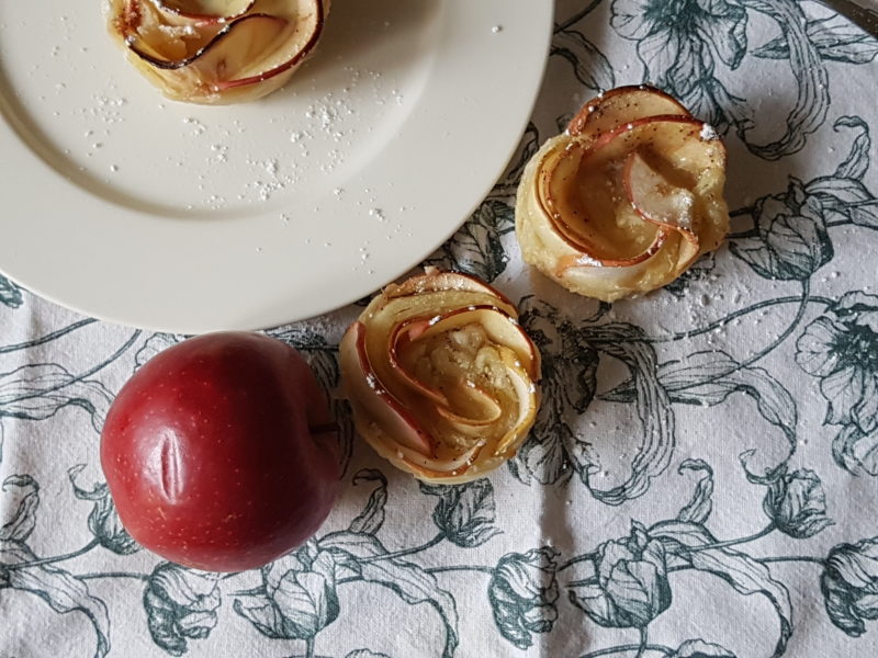 äppelrosor med mandelmassa