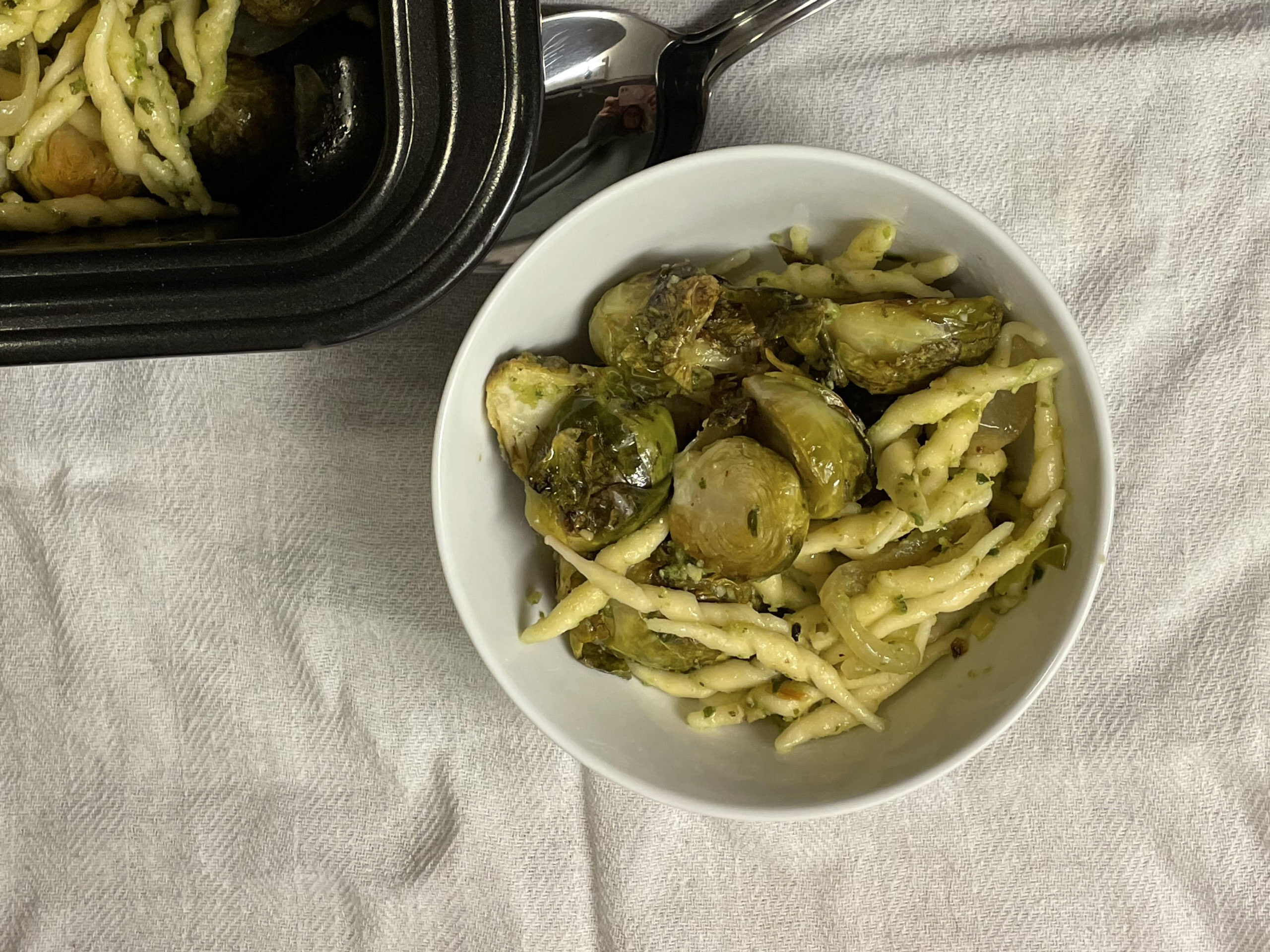 Pasta med brysselkål och grön pesto - VEGOHIMLEN